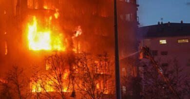 Espeluznantes imágenes del trágico incendio de dos edificios en Valencia: 4 muertos y 14 desaparecidos
