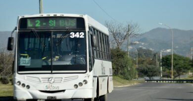 Tragedia en Yacanto: se cayó mientras bajaba del colectivo y falleció por el fuerte golpe