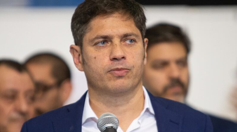 Kicillof trató de “vendepatria” y “figureti” a Milei en un acto por la soberanía