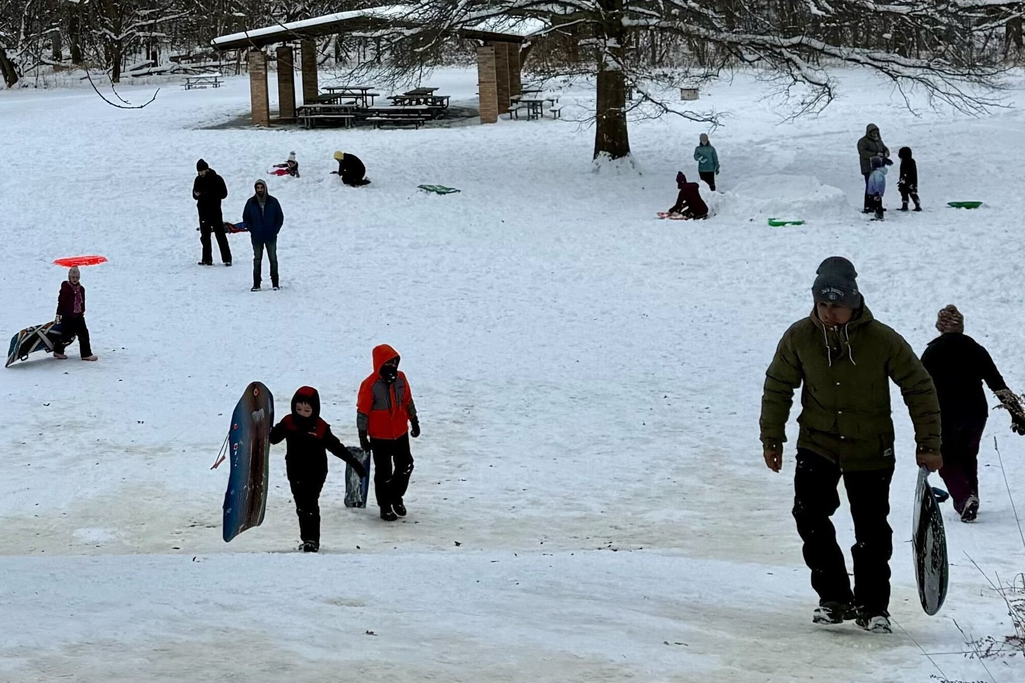 Cómo el fenómeno de La Niña impacta en las nevadas y la ola invernal que se instaló en EE.UU. esta semana
